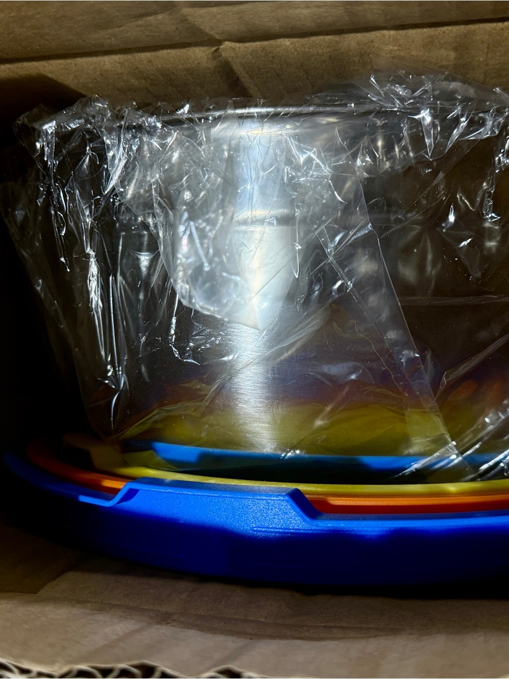 NIB Stackable Mixing Bowls